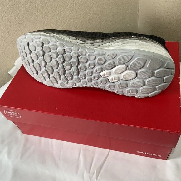 Size 11 - EUC New Balance Fresh Foam More v2 Black 2020 C10 - Picture 8 of 15